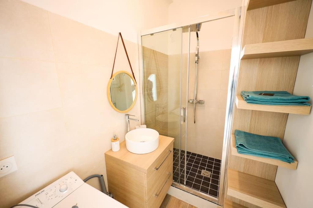 Cosy Pied A Terre Rue Corneille, Coeur Marseille, 4 Pers, 2 Ch Apartment Luaran gambar