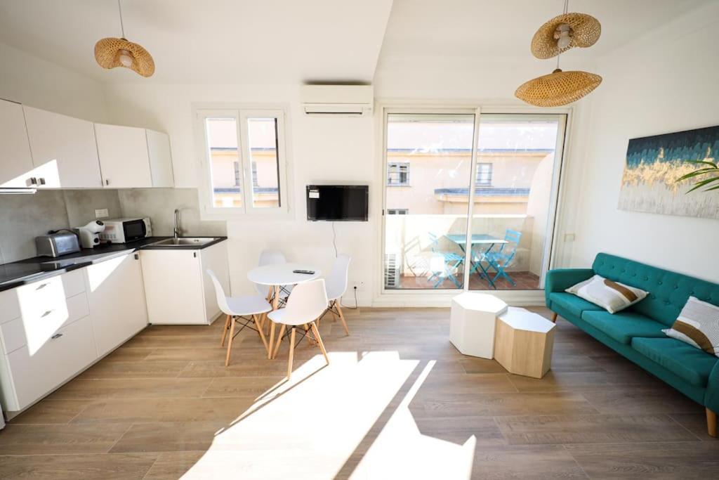 Cosy Pied A Terre Rue Corneille, Coeur Marseille, 4 Pers, 2 Ch Apartment Luaran gambar